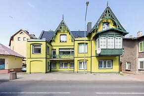 Spacious Family Apartment by Renters