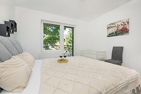 Spacious Family Apartment by Renters