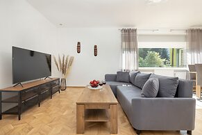 Spacious Family Apartment by Renters