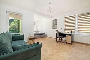 Spacious Family Apartment by Renters