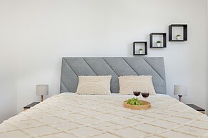 Spacious Family Apartment by Renters