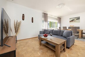 Spacious Family Apartment by Renters