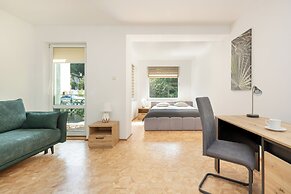 Spacious Family Apartment by Renters