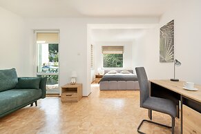 Spacious Family Apartment by Renters