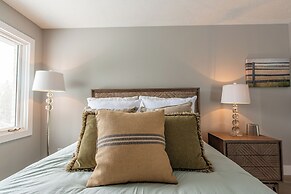 Lakefront 3BR Luxury Home at High Bluffs