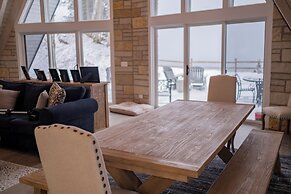 Lakefront 3BR Luxury Home at High Bluffs