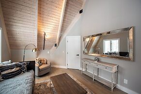 Lakefront 3BR Luxury Home at High Bluffs