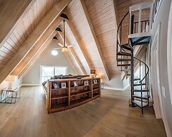 Lakefront 3BR Luxury Home at High Bluffs