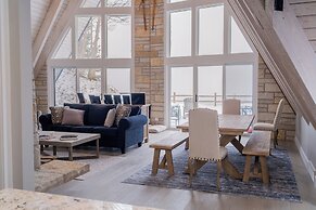 Lakefront 3BR Luxury Home at High Bluffs