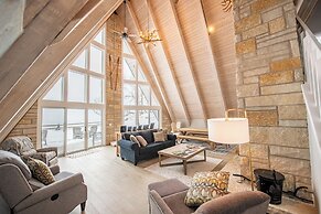Lakefront 3BR Luxury Home at High Bluffs