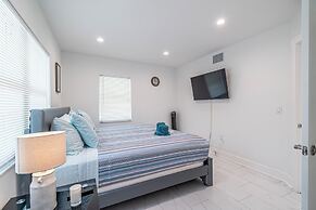 Purple Pelican by Opus (Suite 5)