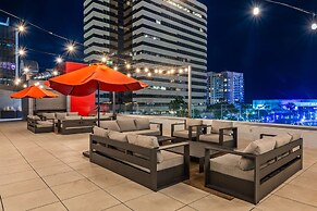 Hotel Mai Downtown Long Beach