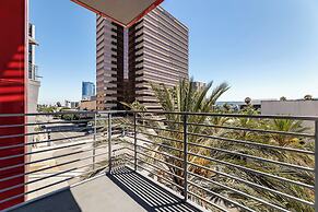 Hotel Mai Downtown Long Beach