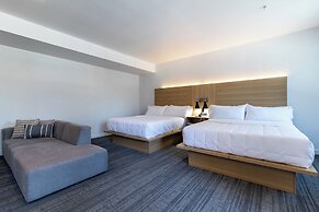 Hotel Mai Downtown Long Beach