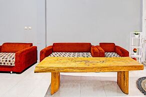 OYO 91210 Hotel J3