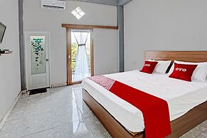 OYO 91210 Hotel J3