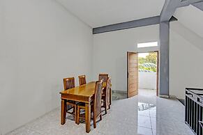 OYO 91210 Hotel J3