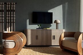 Hotel Indigo Grand Cayman by IHG