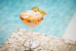 Hotel Indigo Grand Cayman by IHG