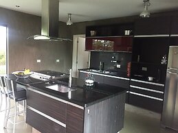 Linda chácara, aconchegante, em São Roque