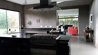 Linda chácara, aconchegante, em São Roque