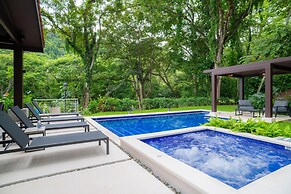 - Casa Cenizaro Six Bedroom Private Pool Family