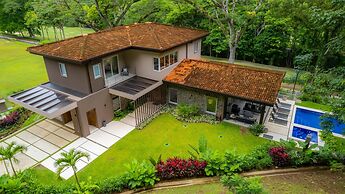 - Casa Cenizaro Six Bedroom Private Pool Family