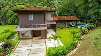 - Casa Cenizaro Six Bedroom Private Pool Family