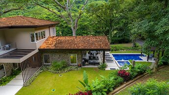 - Casa Cenizaro Six Bedroom Private Pool Family