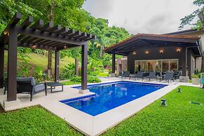 - Casa Cenizaro Six Bedroom Private Pool Family