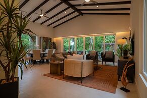 - Casa Cenizaro Six Bedroom Private Pool Family