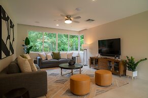 - Casa Cenizaro Six Bedroom Private Pool Family