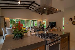 - Casa Cenizaro Six Bedroom Private Pool Family