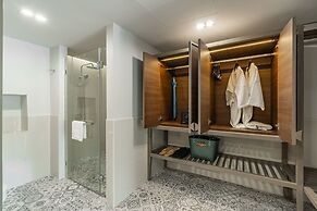 Bella Nara Phuket Naiyang Beach