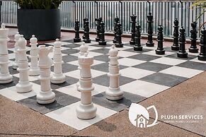 Datum Jelatek by Plush