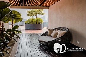 Datum Jelatek by Plush