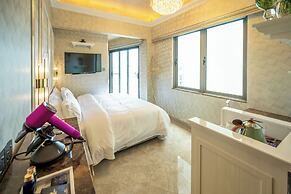 Ritz Residence @ Imago Mall Loft B