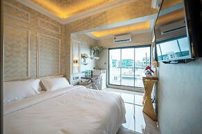 Ritz Residence @ Imago Mall Loft B