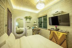 Ritz Residence @ Imago Mall Loft B