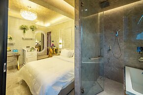 Ritz Residence @ Imago Mall Loft B