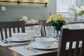 Elegant Wroclaw Apartment by Renters