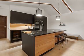 Enter Tromsø Luxury Villa