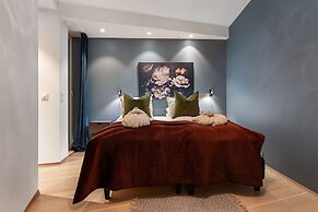 Enter Tromsø Luxury Villa