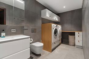 Enter Tromsø Luxury Villa