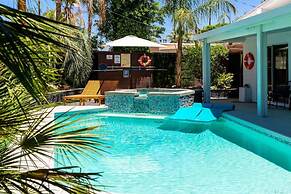 Mid-century Gem w Secret 4th Bedroom Near Downtown