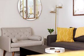 Mid-century Gem w Secret 4th Bedroom Near Downtown