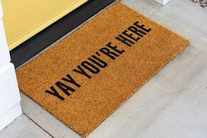 Mid-century Gem w Secret 4th Bedroom Near Downtown