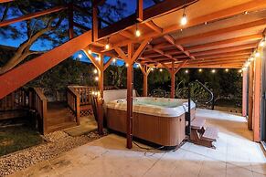 Poolside Palm Springs Paradise