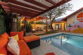 Poolside Palm Springs Paradise