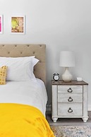 Poolside Palm Springs Paradise